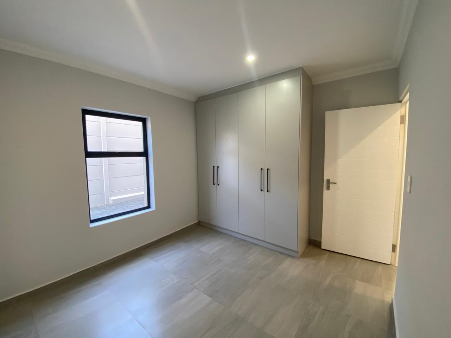 1 Bedroom Property for Sale in Table View Western Cape